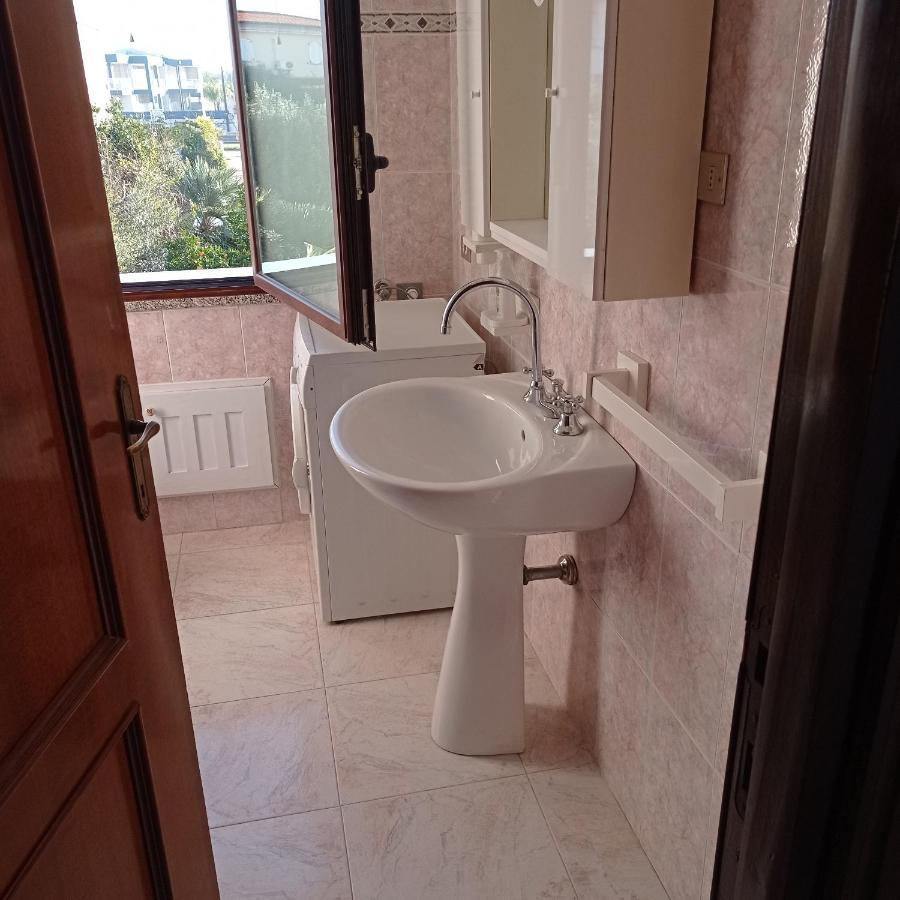 Appartamento Casa Roberta Villa San Pietro Esterno foto