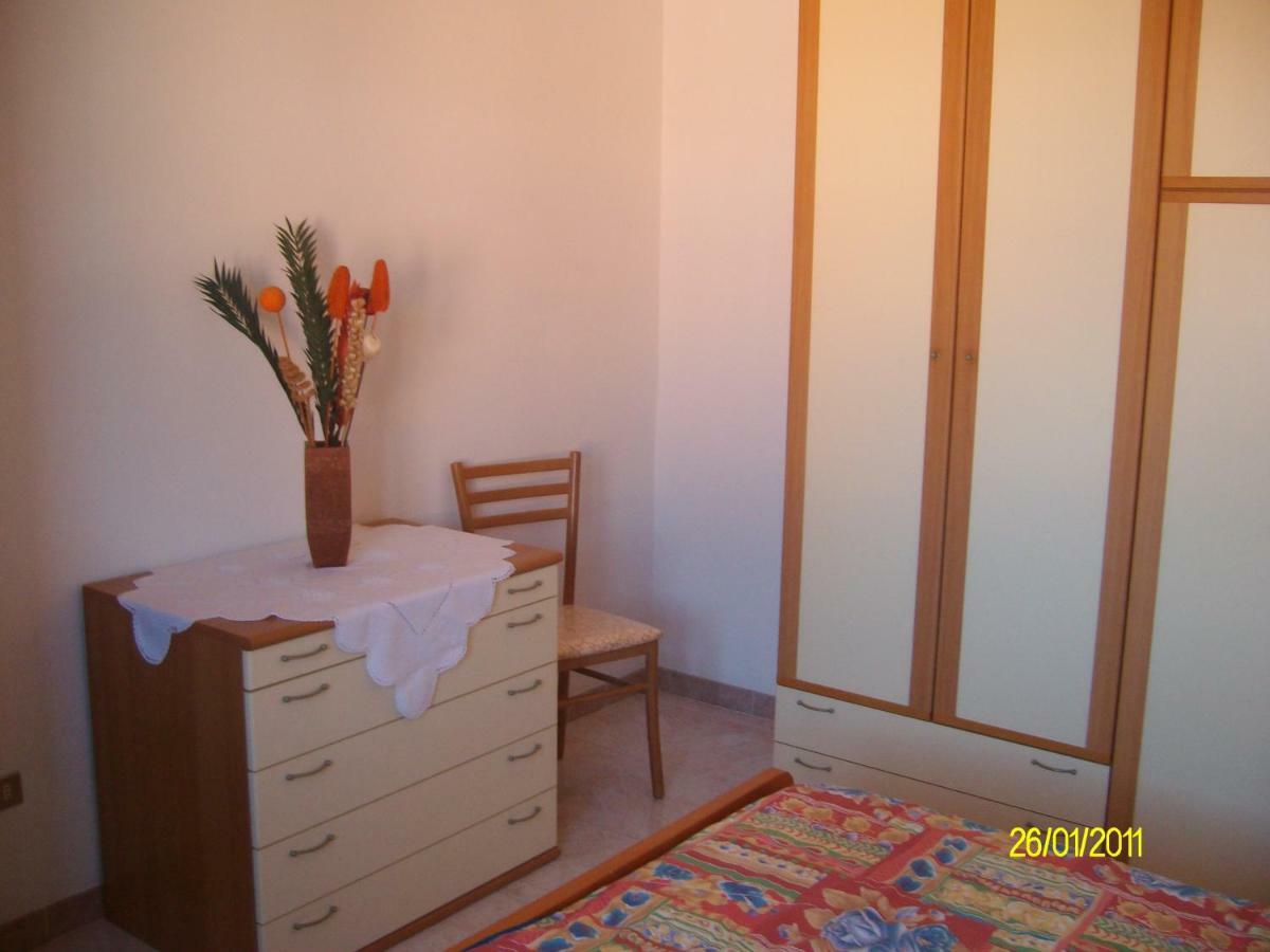 Appartamento Casa Roberta Villa San Pietro Esterno foto