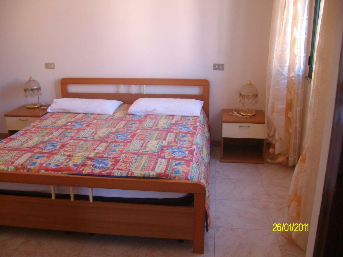 Appartamento Casa Roberta Villa San Pietro Esterno foto